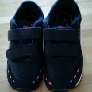 TODDLER GIRLS PUMA SNEAKERS BLACK, SIZE 9 MEDIUM